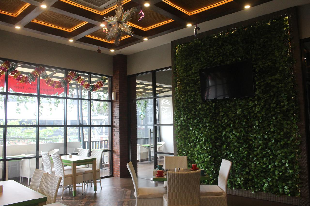 Uniq Hotel Yogyakarta Kültér fotó